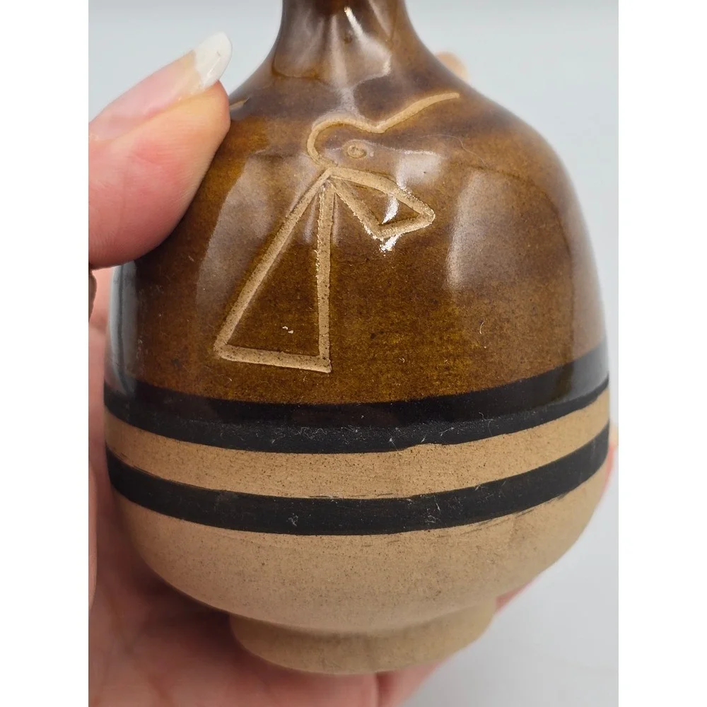 Unbranded Pottery Bud Vase Unisex Small Brown Excellent Southwestern Etched‎